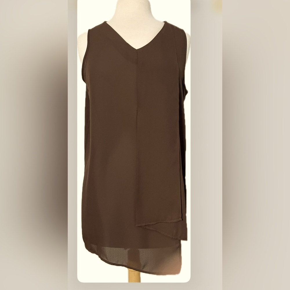 Chico’s sleeveless lightweight tunic. Size Small. Dark brown.
